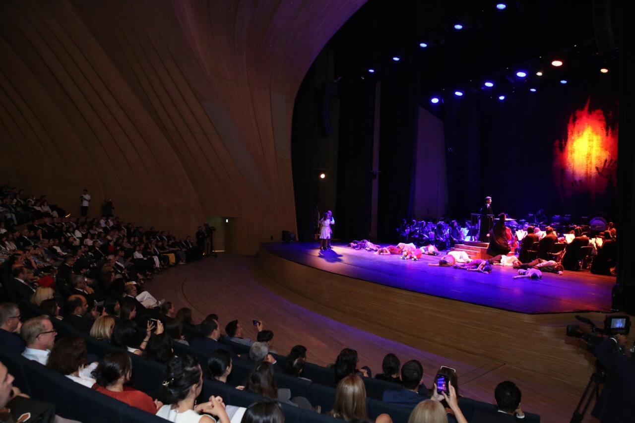 Nəsimi festivalında “İblis” yeni təqdimatda nümayiş olunub