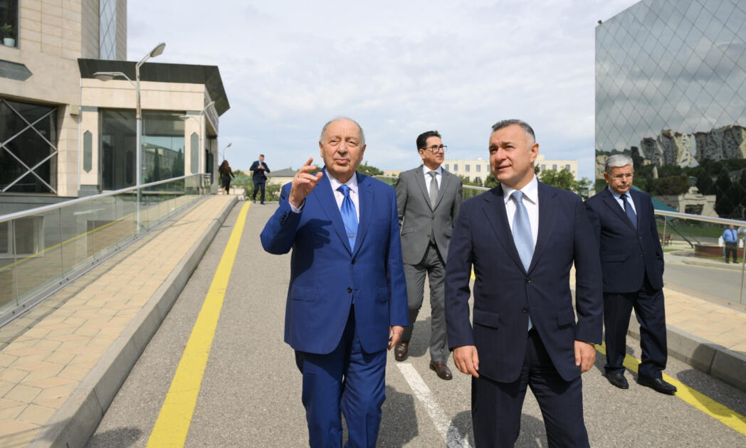 Azərbaycanda ilk dəfə Milli Onkologiya Mərkəzində robotik cərrahiyyə əməliyyatları keçirilir