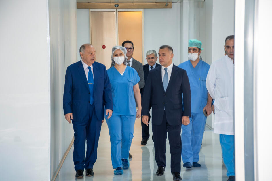 Azərbaycanda ilk dəfə Milli Onkologiya Mərkəzində robotik cərrahiyyə əməliyyatları keçirilir