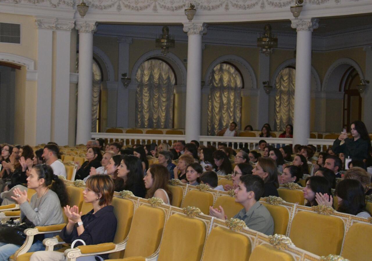 Всемирно известная турецкая флейтистка представила азербайджанскую классику