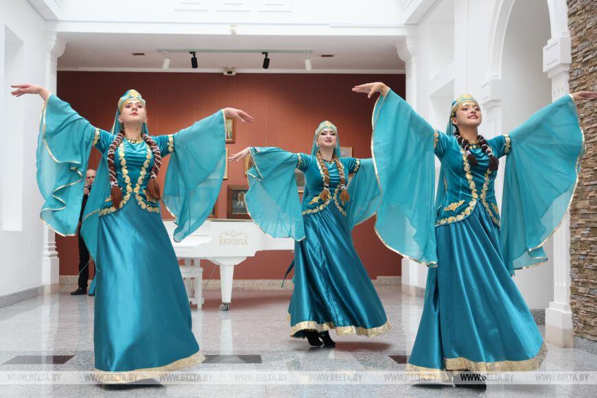 Азербайджан глазами народного художника.