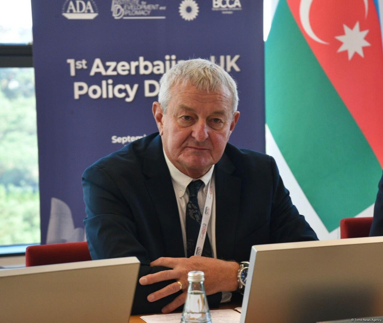 Проходит второй день 1-го Азербайджано-британского политического диалога в Университете АDА