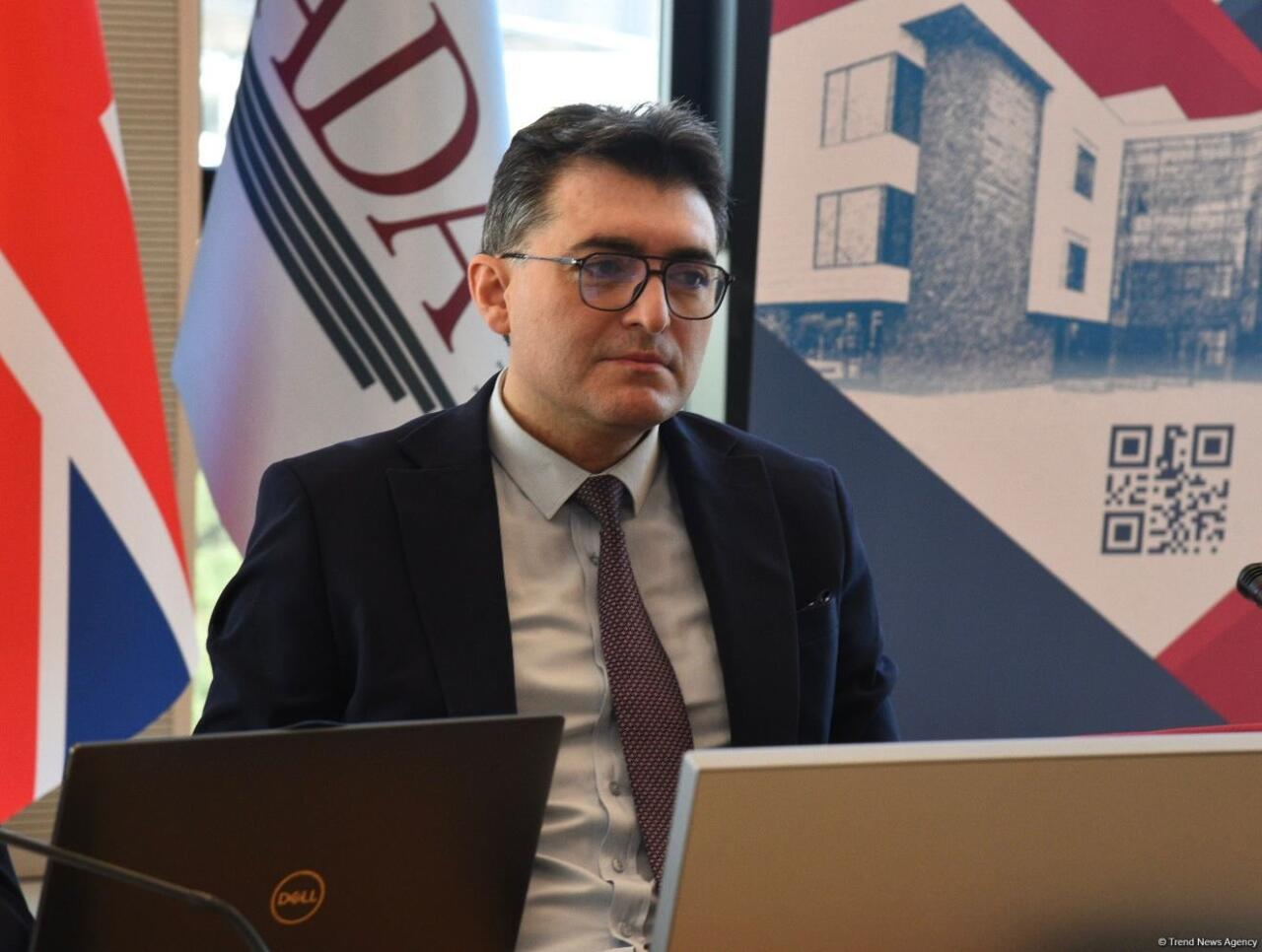 Проходит второй день 1-го Азербайджано-британского политического диалога в Университете АDА