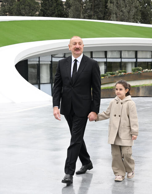 Президент Ильхам Алиев принял участие в открытии Гянджинского мемориального комплекса