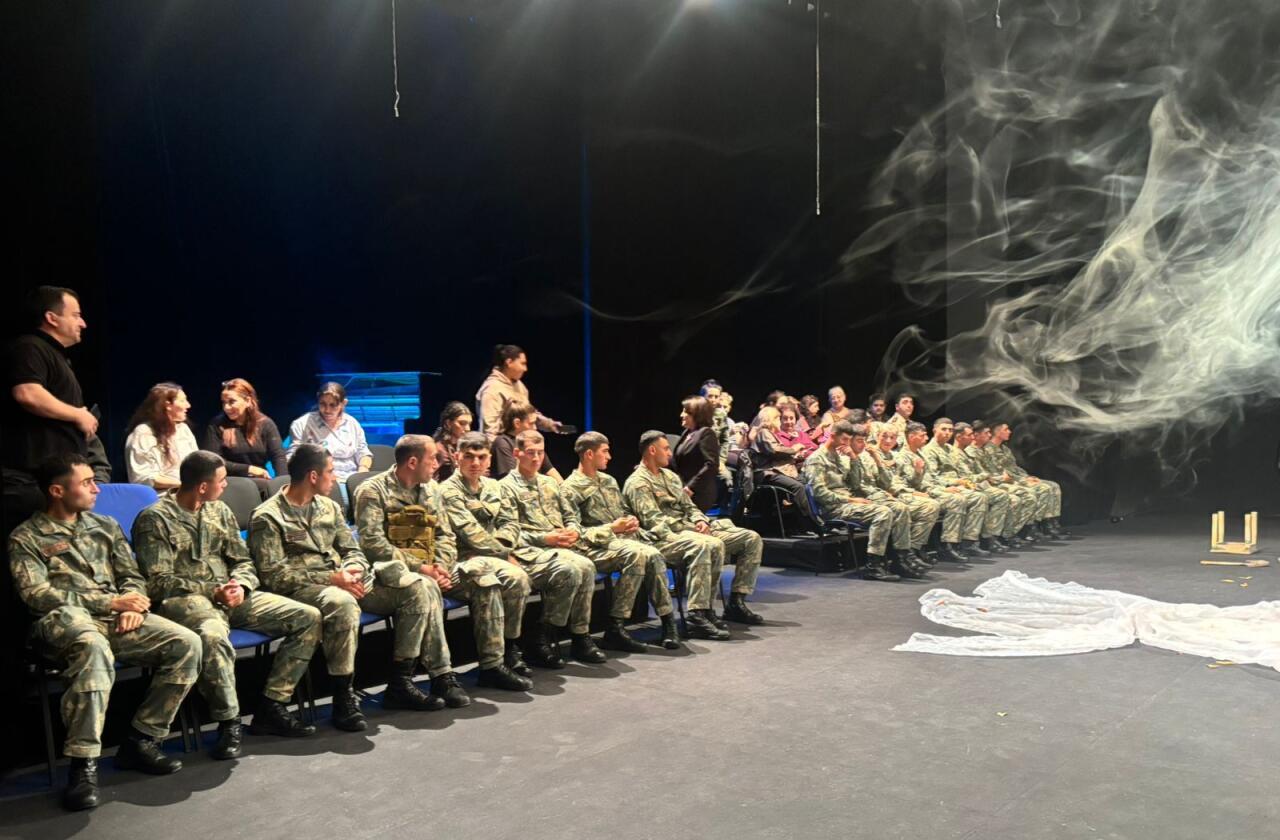 Ко Дню памяти в Баку представлен спектакль "Верю"