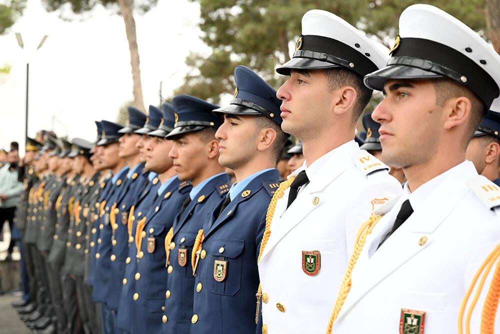 Müdafiə Nazirliyinin kolektivi şəhidlərin xatirəsini yad edib