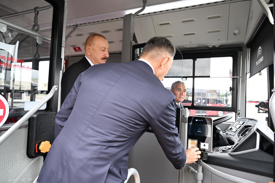Prezident İlham Əliyev “BakuBus” MMC-nin Gəncə Avtoparkının açılışında iştirak edib