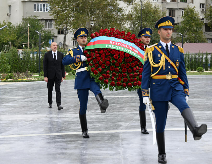 Президент Ильхам Алиев в связи с Днем памяти почтил минутой молчания память шехидов Отечественной войны