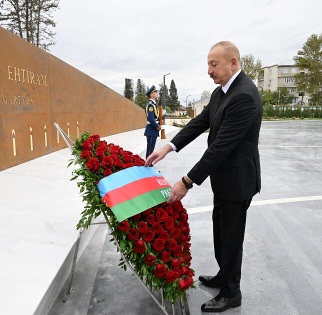 Президент Ильхам Алиев в связи с Днем памяти почтил минутой молчания память шехидов Отечественной войны