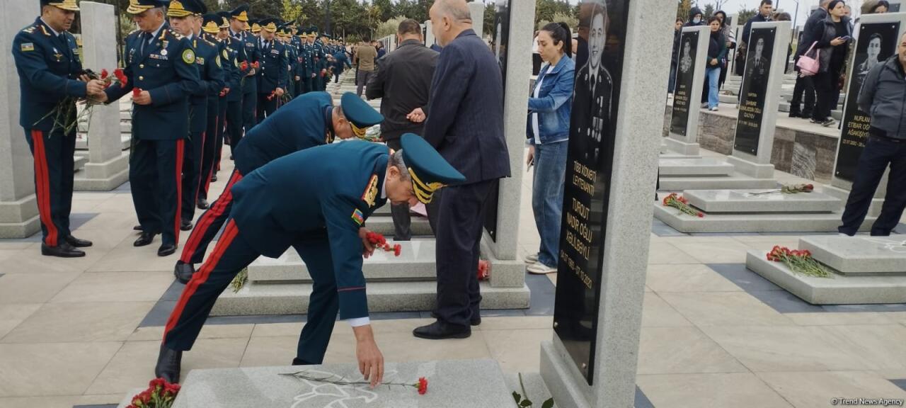 Азербайджанский народ чтит память шехидов Отечественной войны