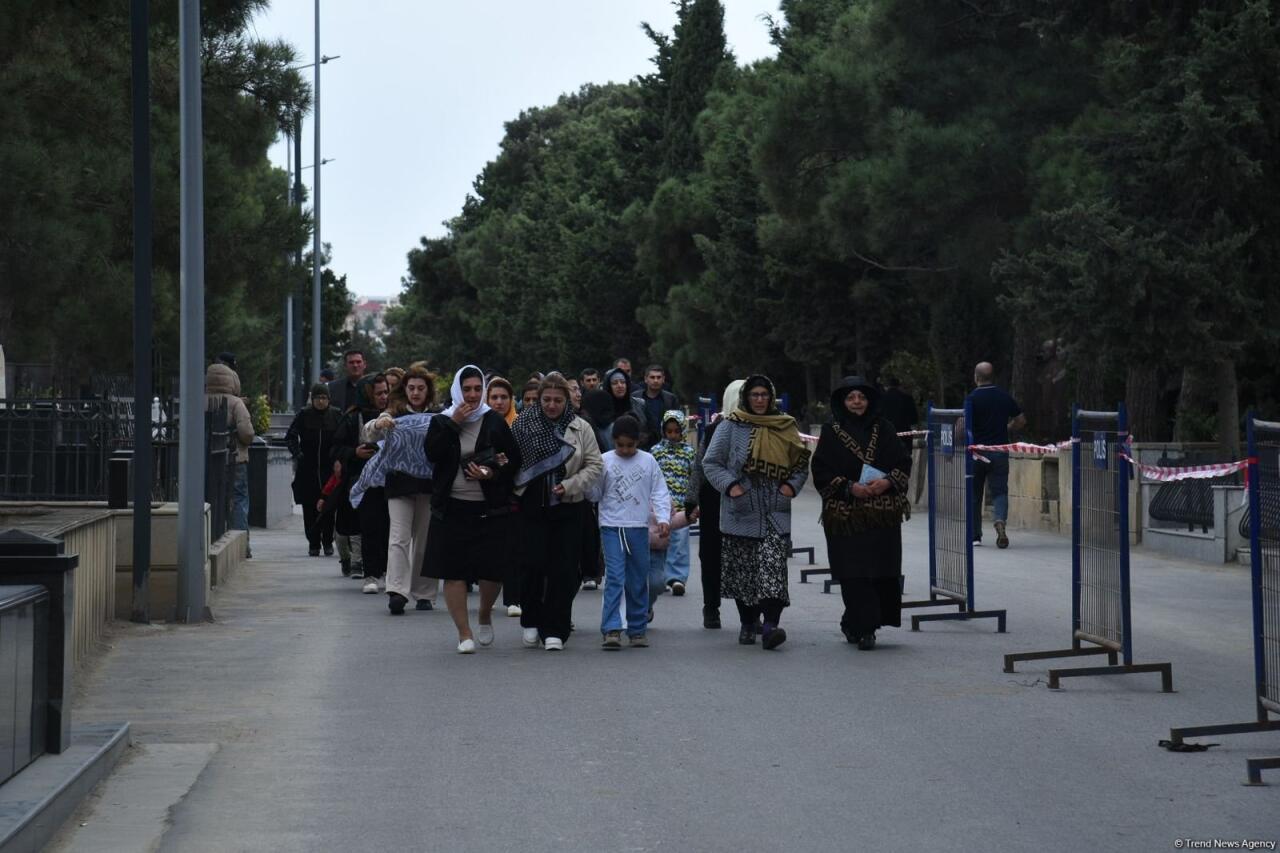 Azərbaycan xalqı qəhrəman şəhidlərini anır