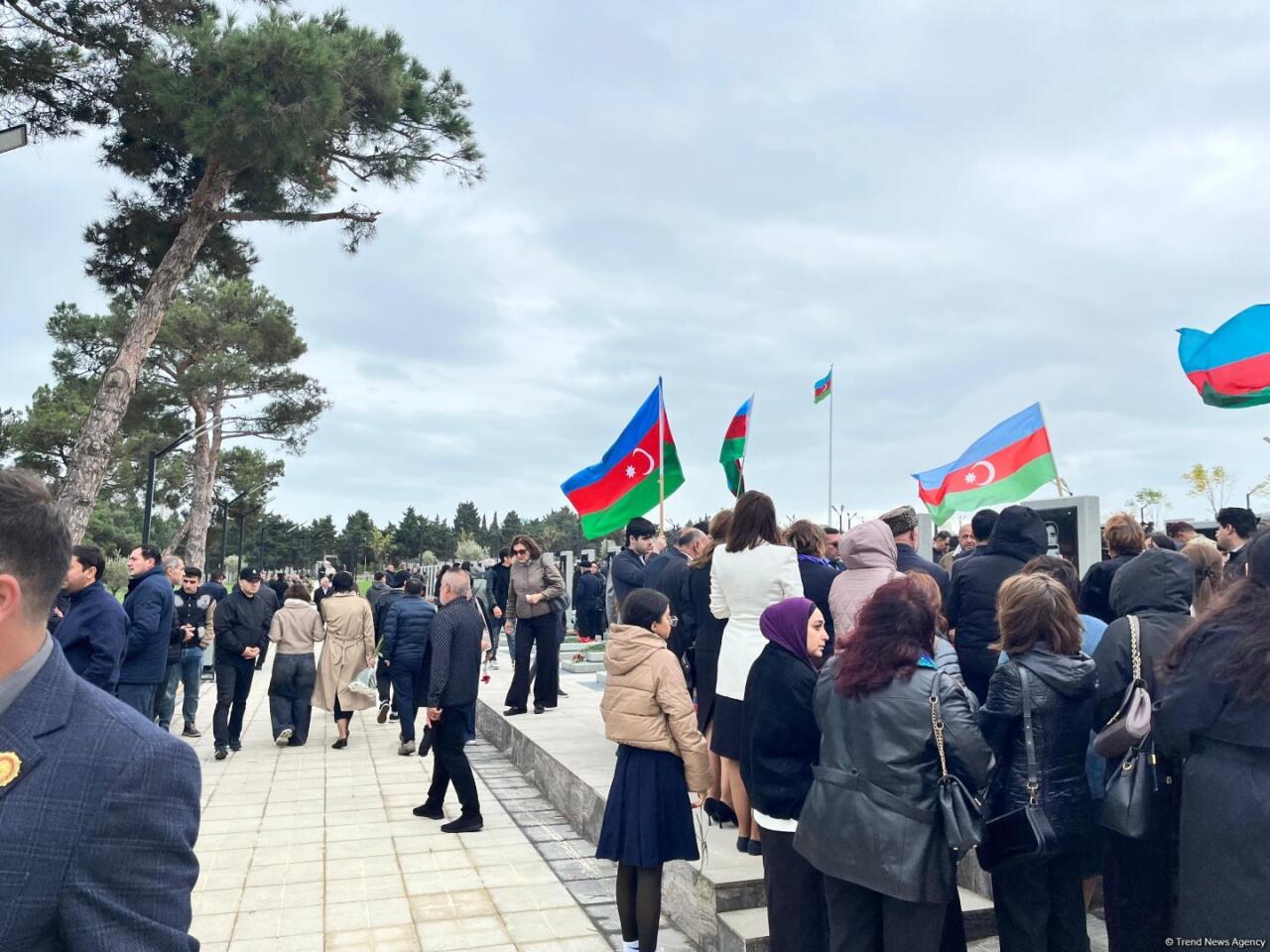 Азербайджанский народ чтит память шехидов Отечественной войны