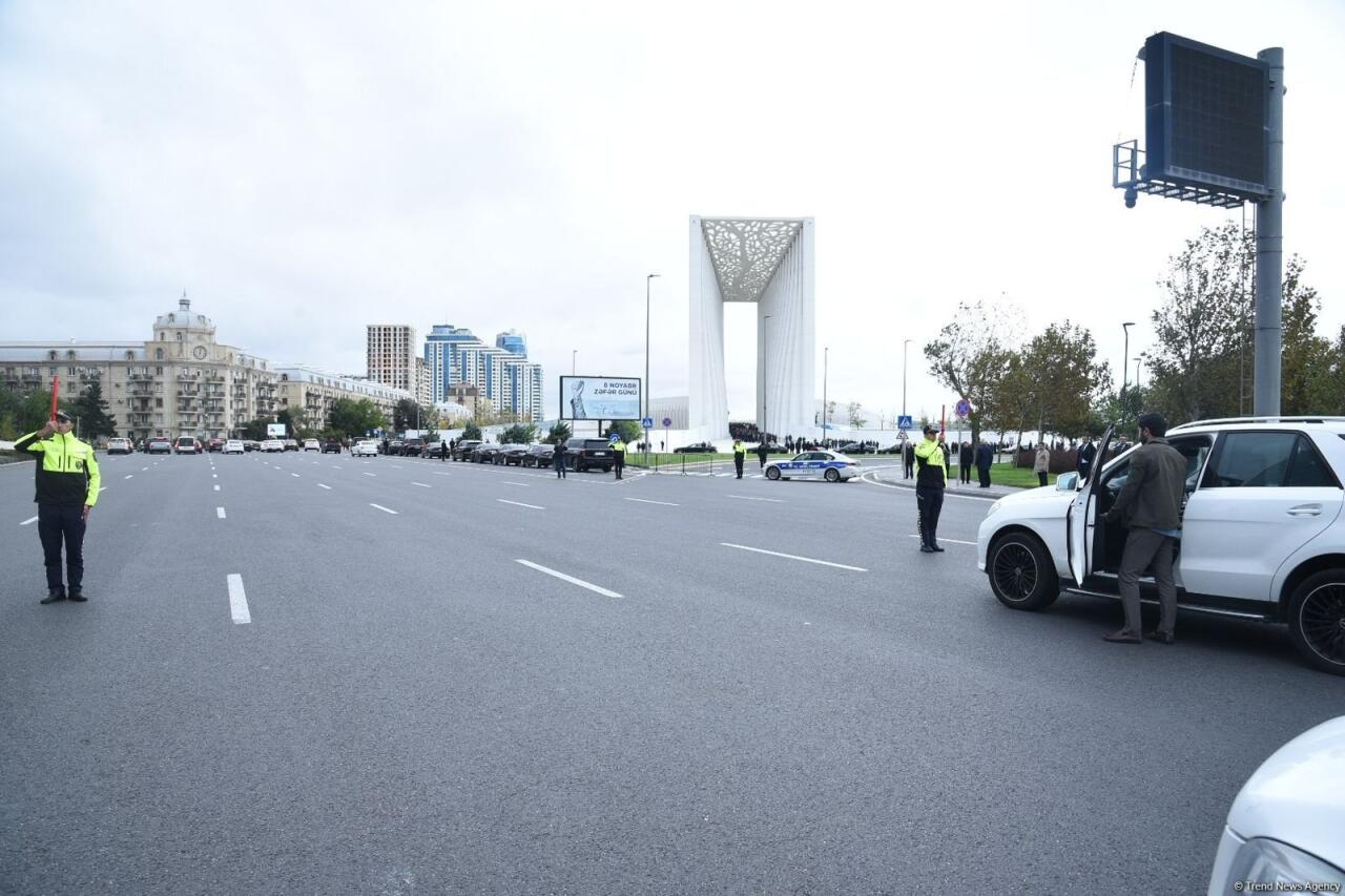 В Азербайджане минутой молчания почтили память шехидов Отечественной войны