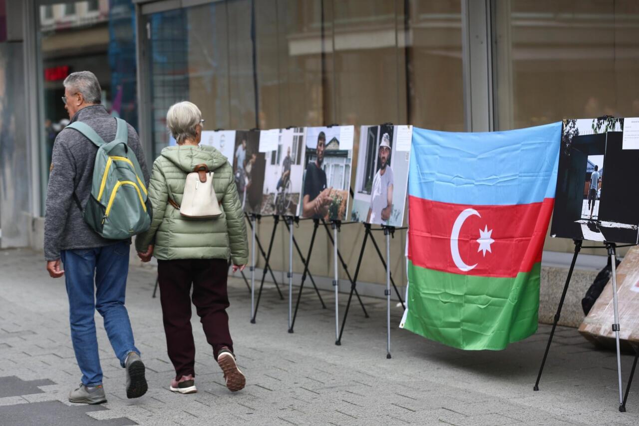 Azərbaycanın mina qurbanlarının “danışan fotolar”ı Nürnberqdən dünyaya ədalət çağırışı edib