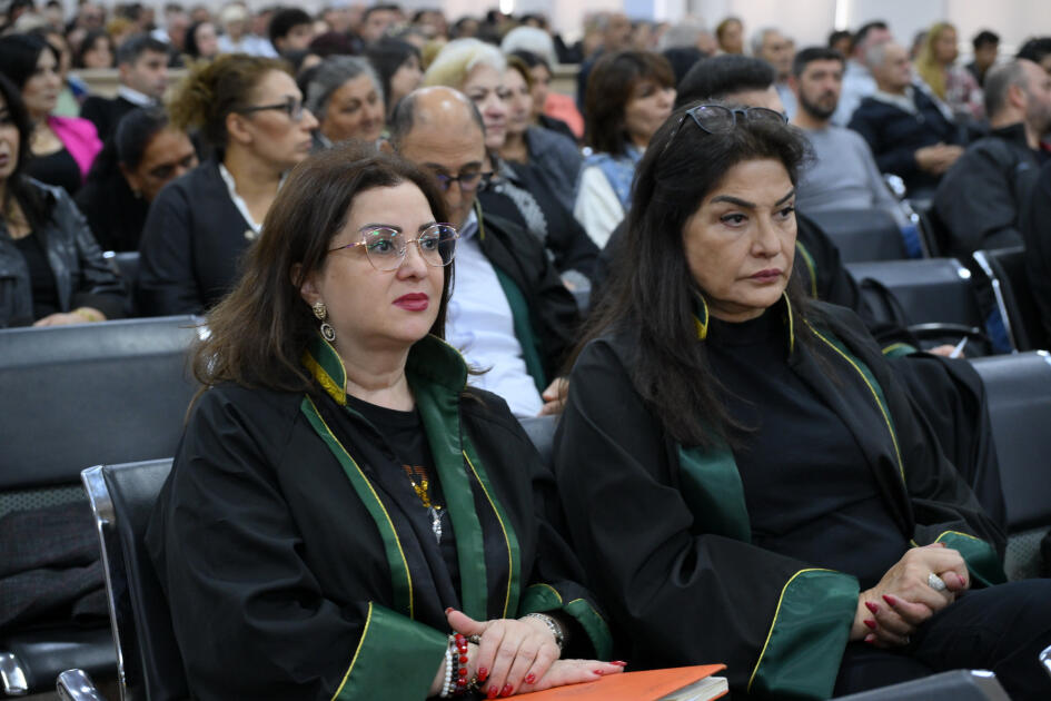 Ermənistan silahlı qüvvələrinin Aprel döyüşləri zamanı beynəlxalq humanitar hüquq normalarını pozaraq mülki şəxsləri və mülki obyektləri atəşə tutması ilə bağlı sənədlər məhkəmədə tədqiq olunub