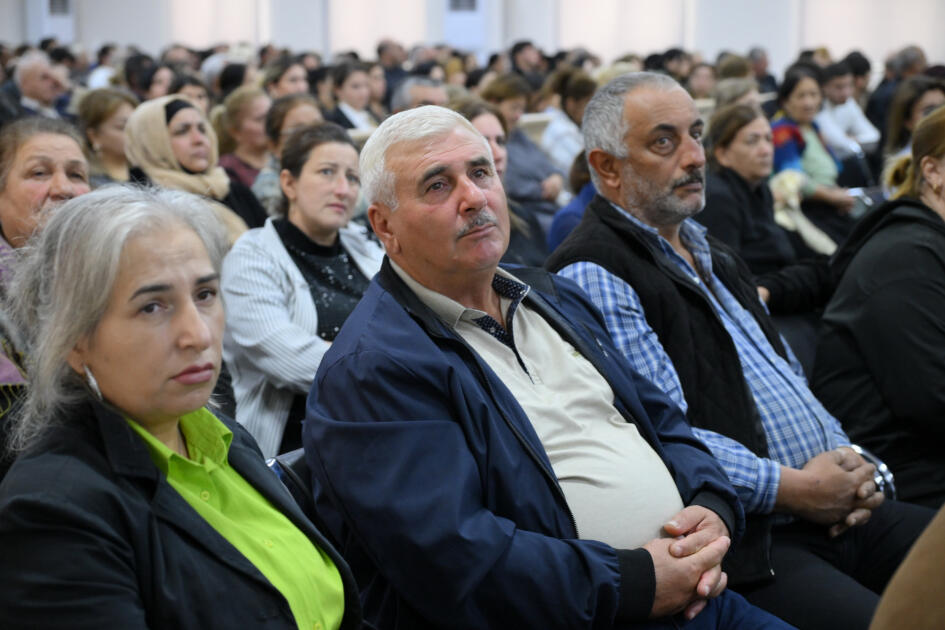 Ermənistan silahlı qüvvələrinin Aprel döyüşləri zamanı beynəlxalq humanitar hüquq normalarını pozaraq mülki şəxsləri və mülki obyektləri atəşə tutması ilə bağlı sənədlər məhkəmədə tədqiq olunub