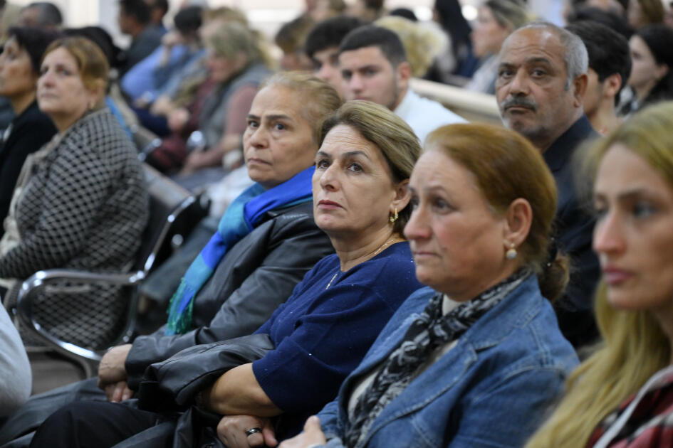 Ermənistan silahlı qüvvələrinin Aprel döyüşləri zamanı beynəlxalq humanitar hüquq normalarını pozaraq mülki şəxsləri və mülki obyektləri atəşə tutması ilə bağlı sənədlər məhkəmədə tədqiq olunub