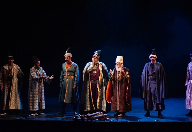 В Баку состоялась премьера спектакля "Baş"