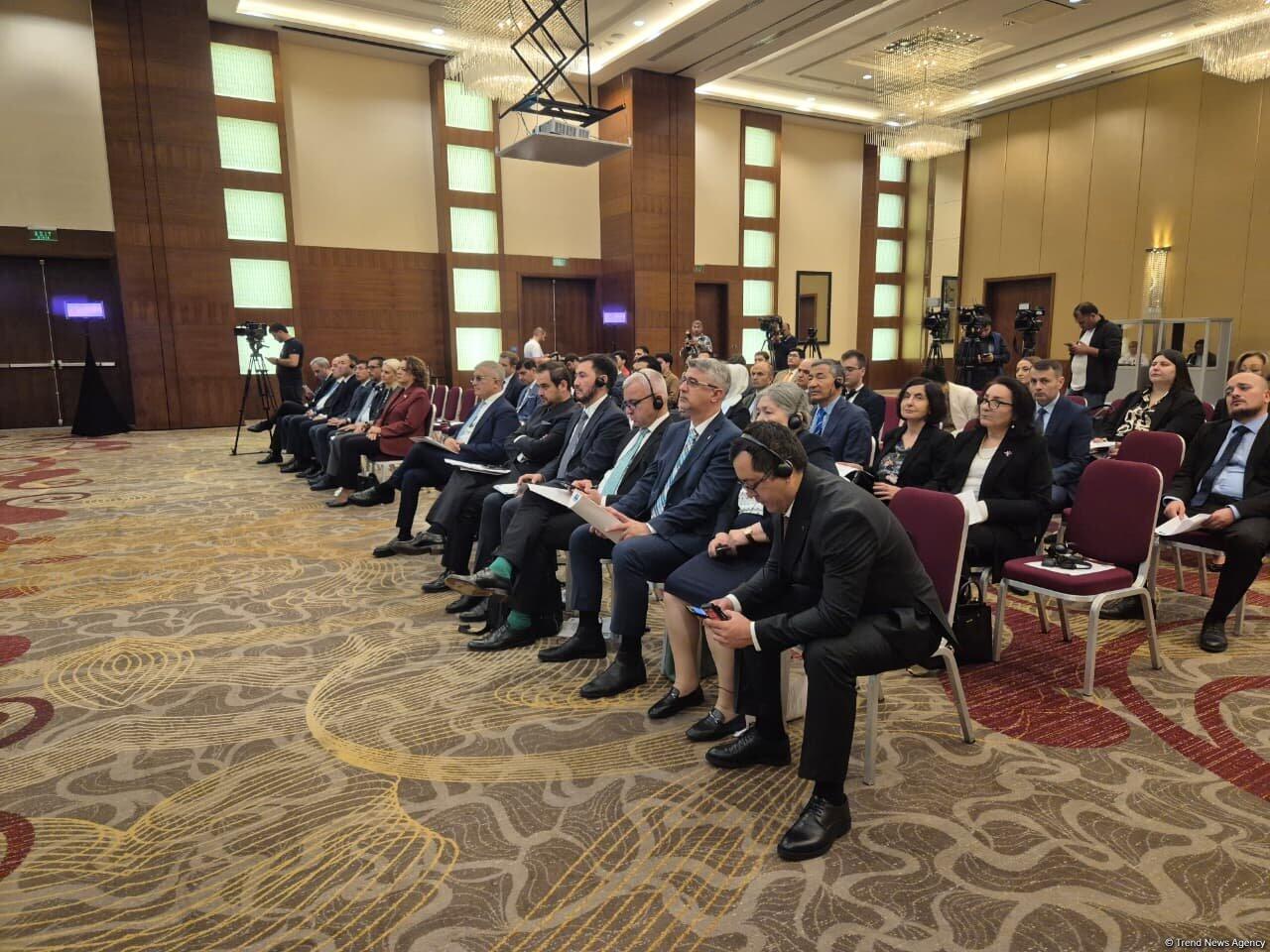 В Баку проходит конференция аналитических центров стран-членов ОТГ