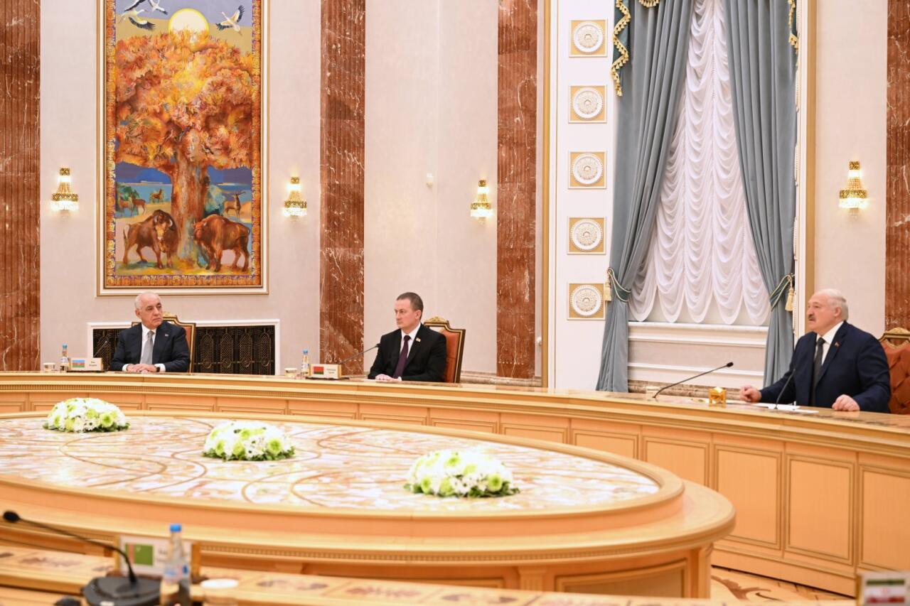 Али Асадов принял участие во встрече членов Совета глав правительств СНГ с Президентом Беларуси