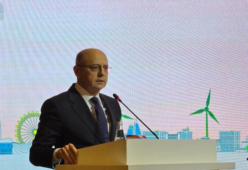 Азербайджан планирует запустить 6 ГВт ВИЭ на суше и в Каспийском море