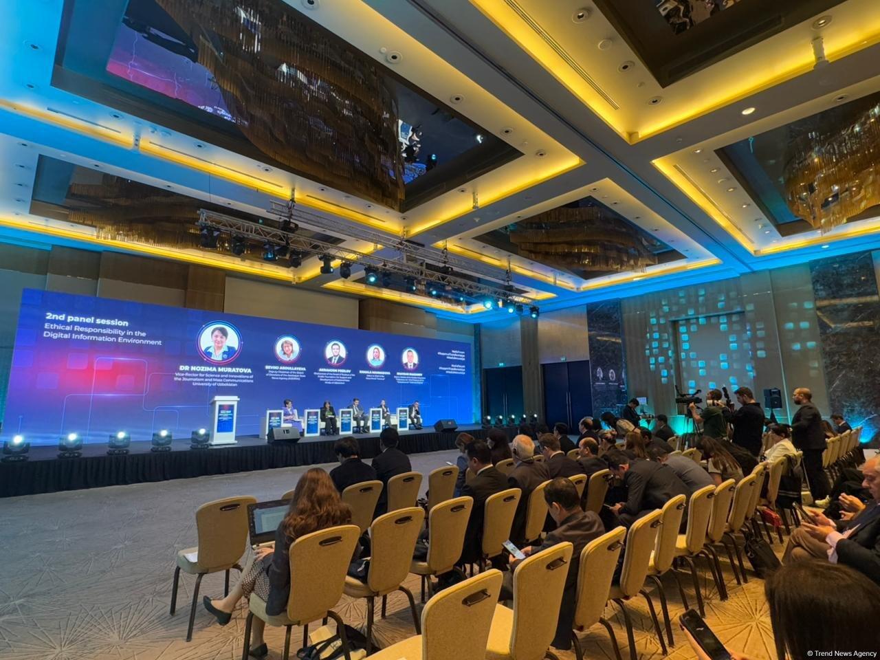 II Azərbaycan – Özbəkistan Media Forumu çərçivəsində“Rəqəmsal informasiya mühitində etik məsuliyyət” mövzusunda panel müzakirə keçirilir