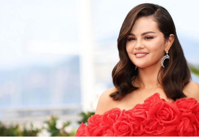 Selena Qomezin əri onun soyadını götürdü