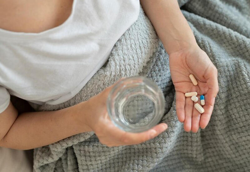 Çay və kofe ilə dərman içmək niyə zərərlidir?