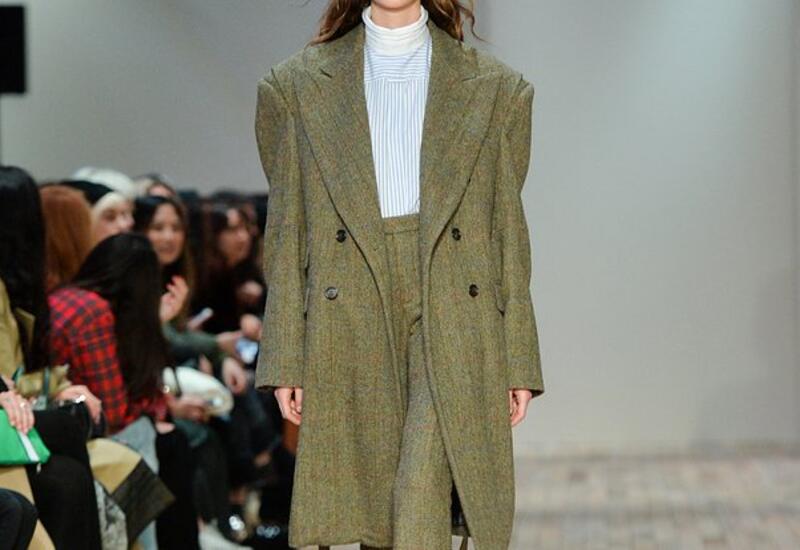 Стилист назвала самые модные цвета пальто на осень 2025 года