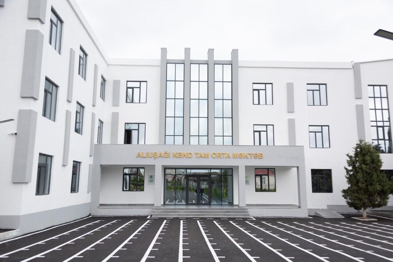 Heydər Əliyev Fondu tərəfindən Samuxda inşa olunan yeni məktəb binası istifadəyə verilib