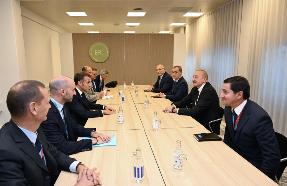 Prezident İlham Əliyevin Kopenhagendə Fransa Prezidenti ilə görüşü olub