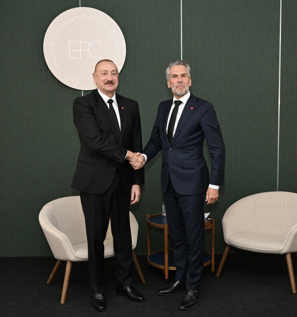 Prezident İlham Əliyev Kopenhagendə Niderlandın Baş naziri ilə görüşüb