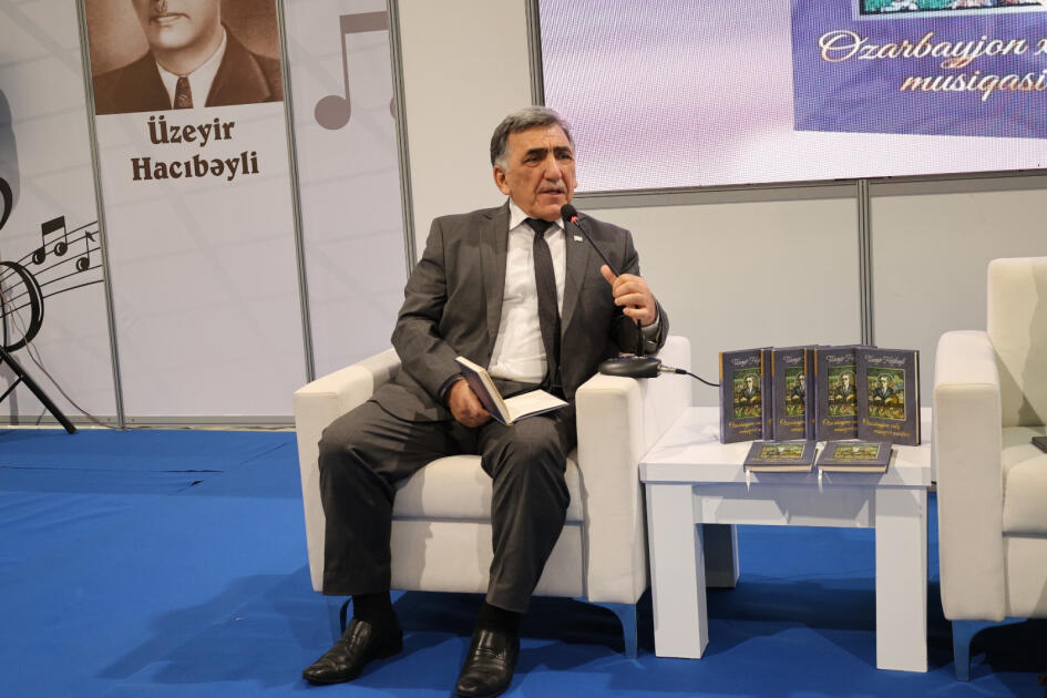 В Баку презентована книга Узеира Гаджибейли на узбекском языке