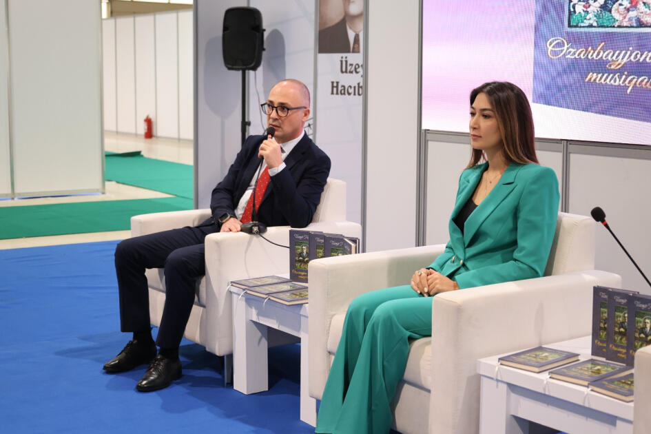 В Баку презентована книга Узеира Гаджибейли на узбекском языке
