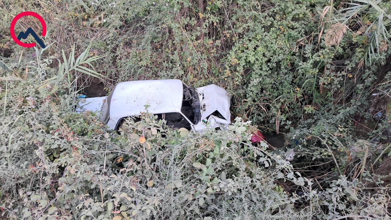 В Барде автомобиль вылетел в канал