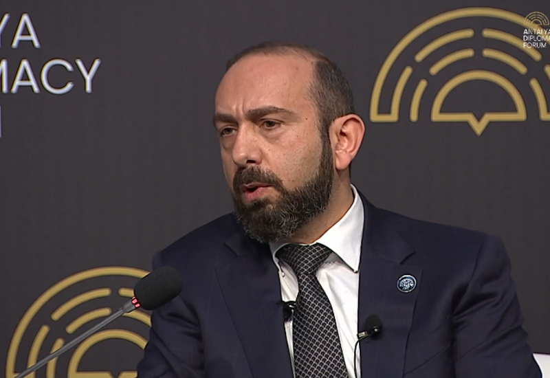 Mirzoyan Azərbaycanla dəmiryolu əlaqələrinin bərpasının mümkünlüyündən danışıb