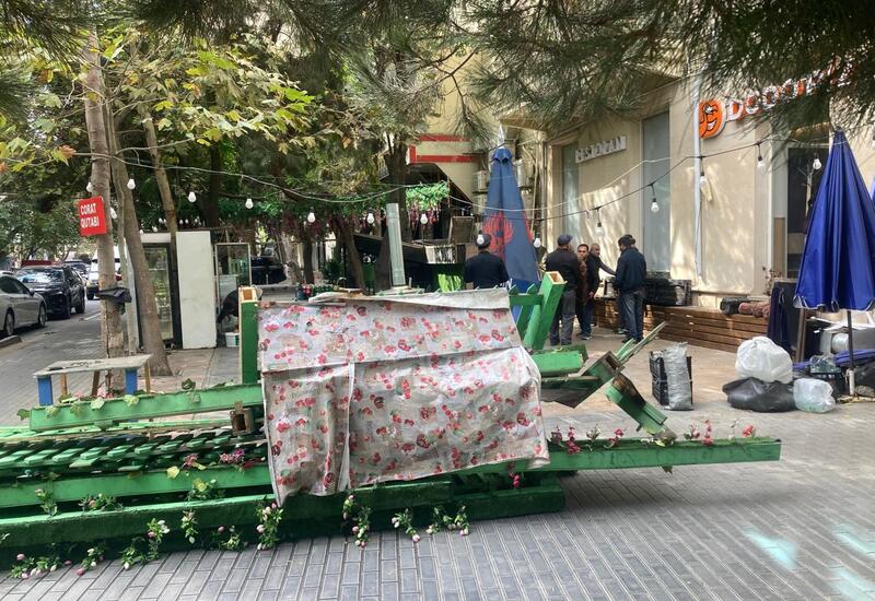 Paytaxtın bu ərazisində küçəyə yerləşdirilən qurğular yığışdırılıb