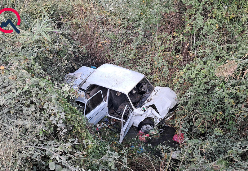 В Барде автомобиль вылетел в канал