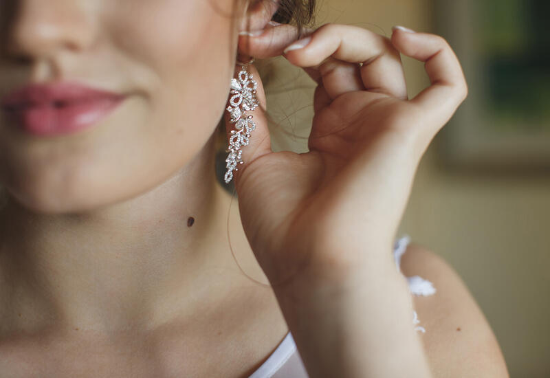 Психолог объяснила, как выбор украшений влияет на характер