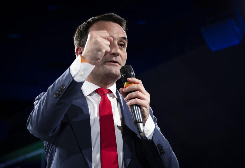 Еще один политик призвал Макрона к отставке