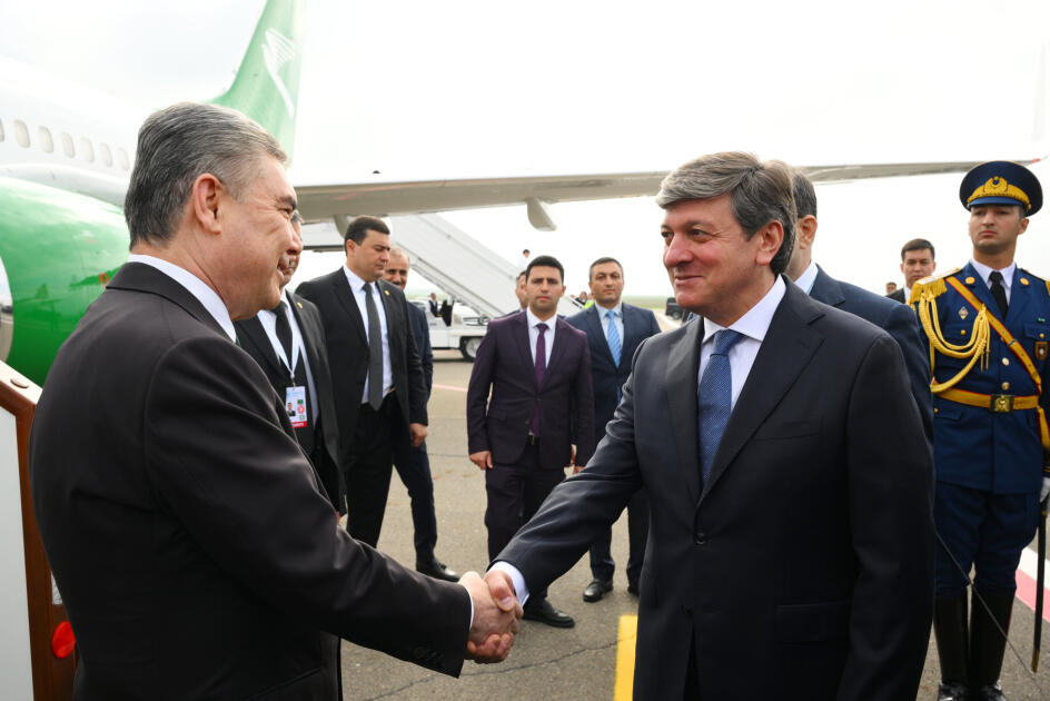Председатель Народного совета Туркменистана прибыл в Азербайджан
