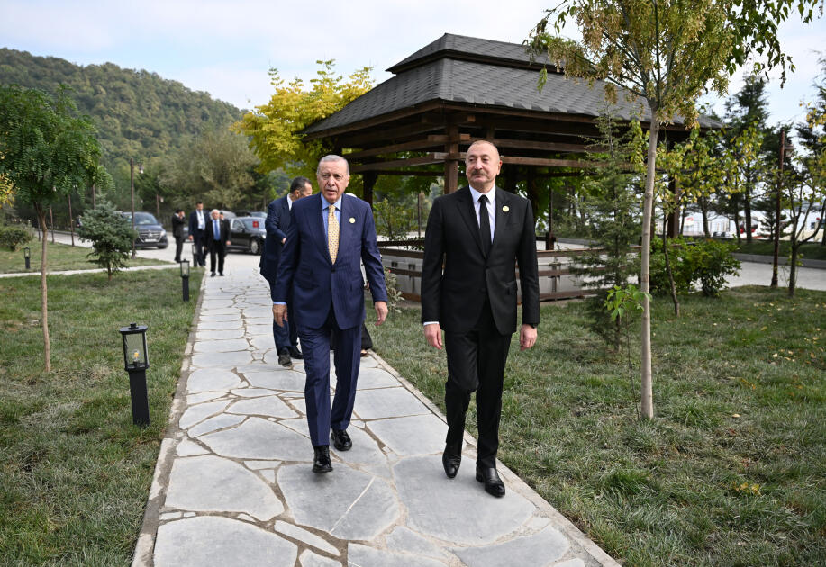 Qəbələdə Prezident İlham Əliyevin adından TDT-nin Zirvə Görüşündə iştirak edən dövlət və hökumət başçılarının şərəfinə rəsmi nahar verilib