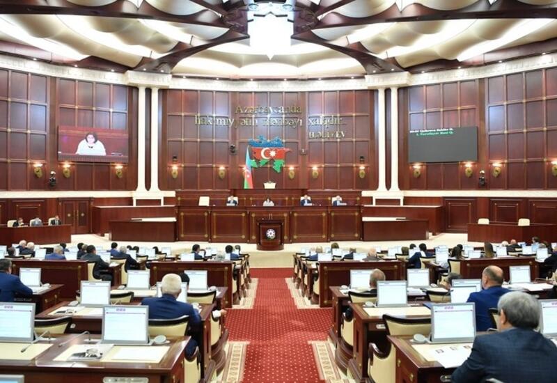 Milli Məclisin plenar iclasının gündəliyi dəyişib