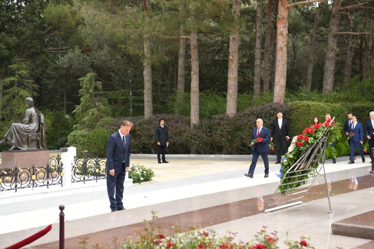 Xorvatiya Parlamentinin sədri Fəxri xiyabanı və Şəhidlər xiyabanını ziyarət edib