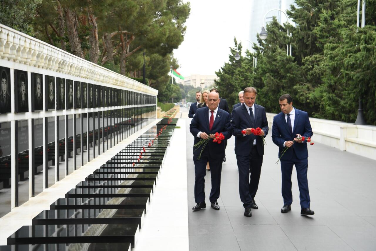 Xorvatiya Parlamentinin sədri Fəxri xiyabanı və Şəhidlər xiyabanını ziyarət edib