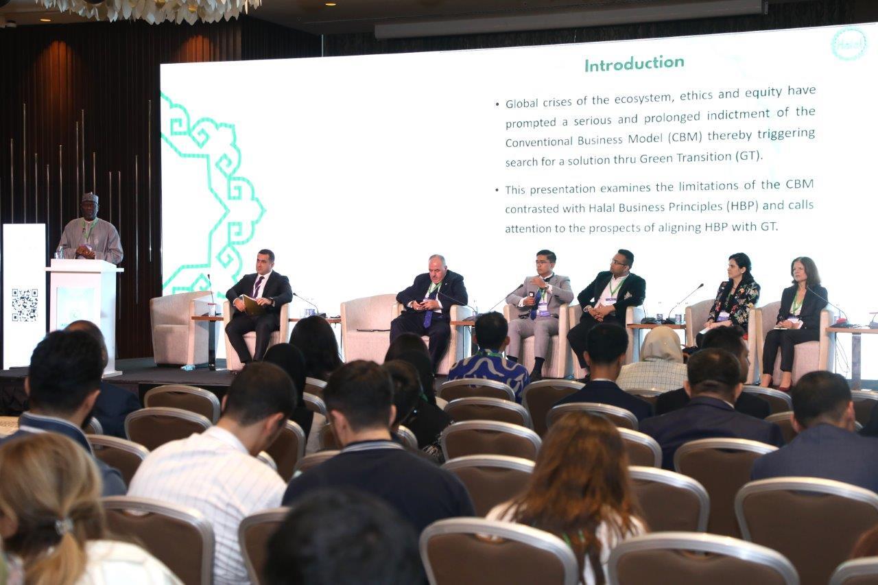 В рамках форума AZHAB прошли панельные дискуссии