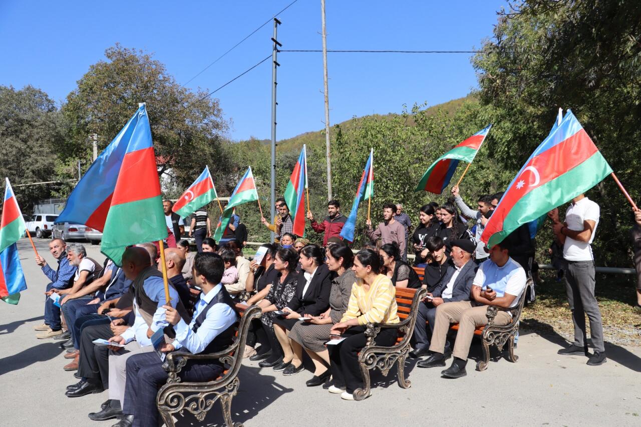 Ağdərənin Vəngli kəndində 28 ailəyə evlərinin açarları təqdim olunub