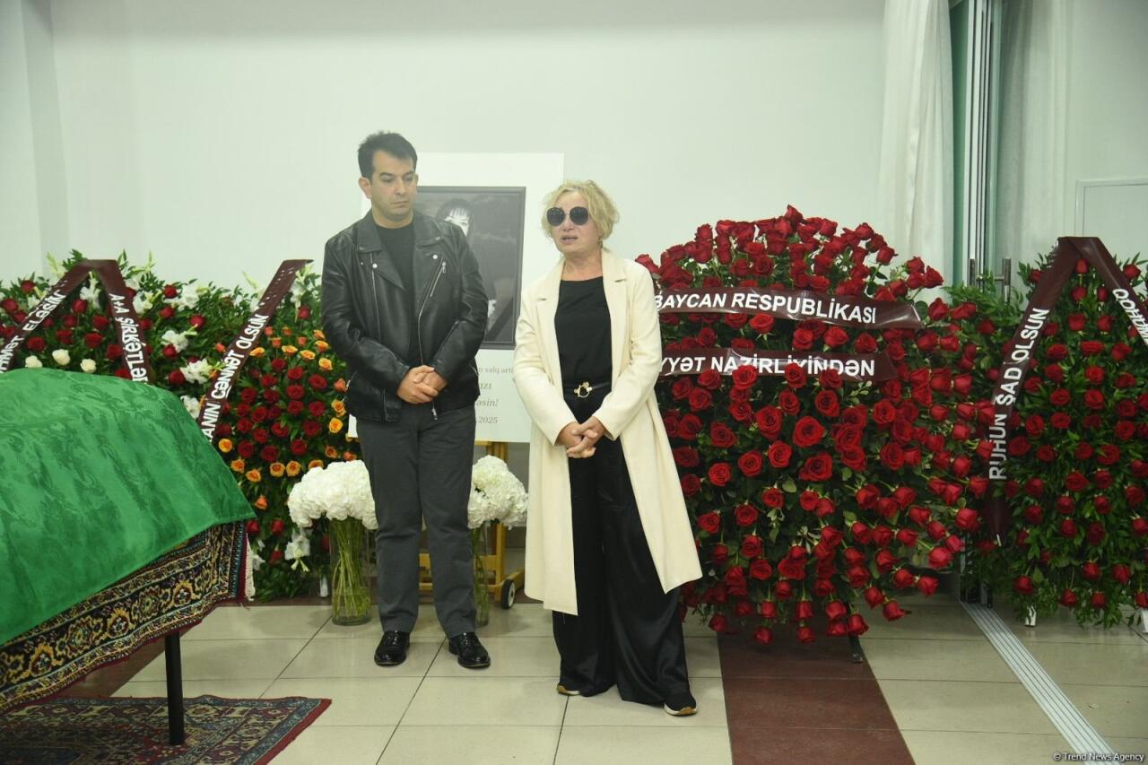 Xalq artisti Əminə Yusifqızı dəfn olunub