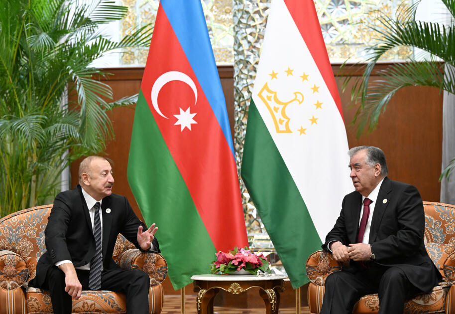 Düşənbədə Prezident İlham Əliyevin Tacikistan Prezidenti Emoməli Rəhmon ilə təkbətək görüşü olub