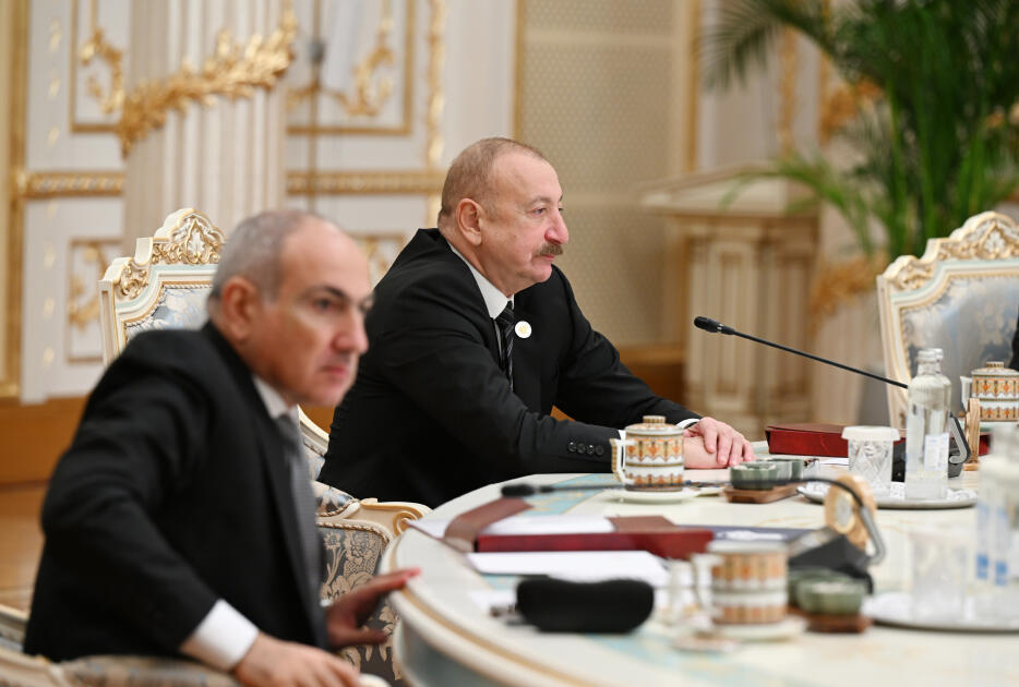 Президент Ильхам Алиев выступил на заседании Совета глав государств СНГ в узком составе в Душанбе